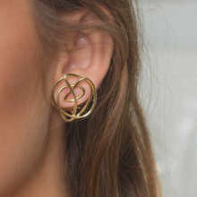Load image into Gallery viewer, 18kt Gold Endless Love Earring