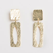 Load image into Gallery viewer, Ocean Wave Elongated Earring