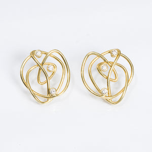 18kt Gold Endless Love Triple Diamond Earring